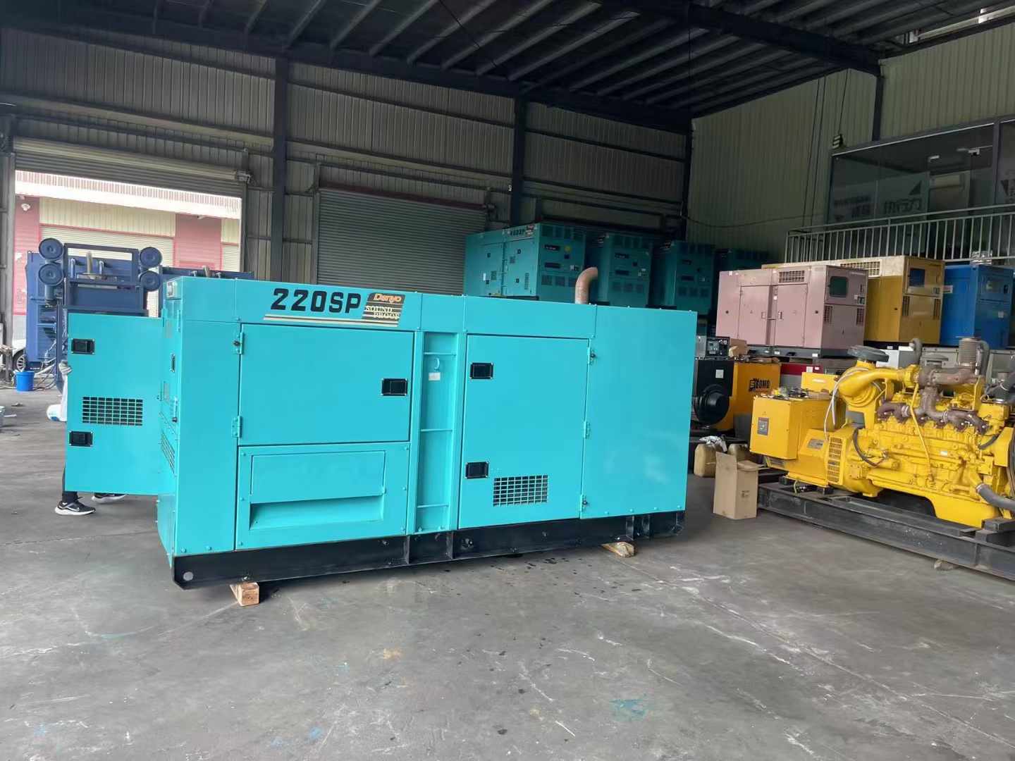 江口柴油发电机组长期不间断运行时，如何监控其温度和压力？