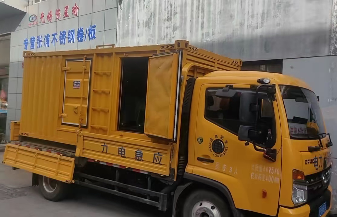 江口柴油发电机组负载测试时应如何监控机组的运行状态？