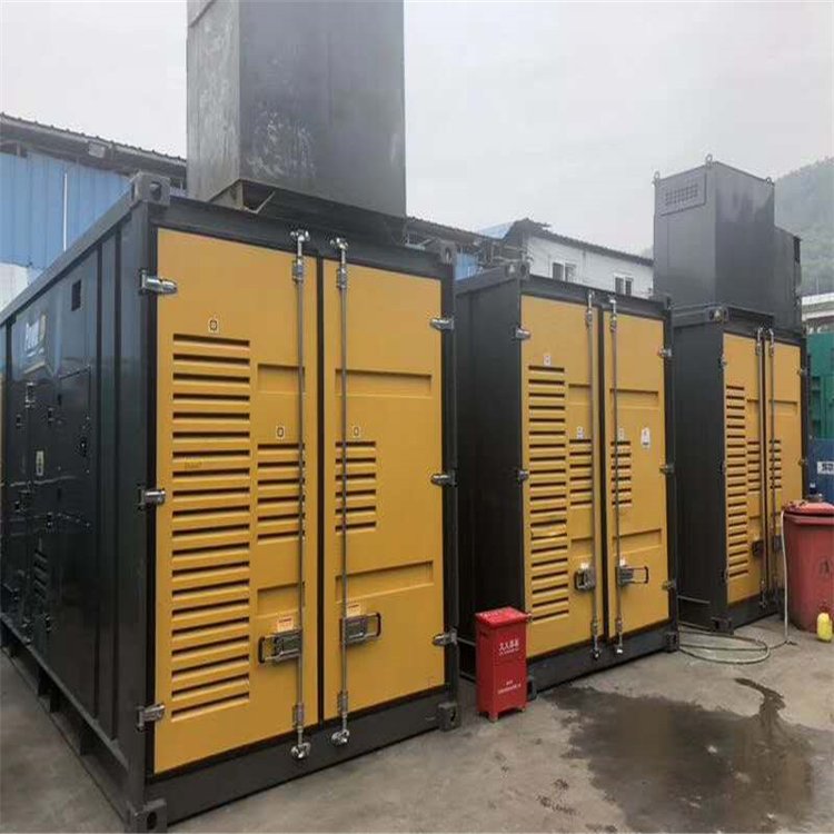 江口温度变化对不同类型欠压保护装置的可靠性影响有何差异？