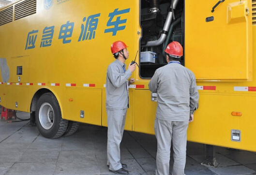 江口如何清理被灰尘覆盖的机油散热器？